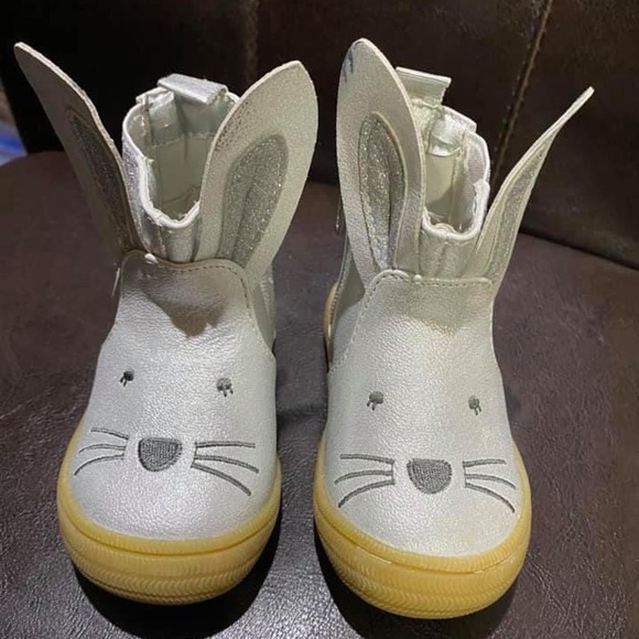 Cat & Jack Shoes Cat And Jack Bunny Boots Size 4 Poshmark